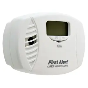First Alert 1039746 1039746 Carbon Monoxide Alarm with Backlit Digital Display and Battery Backup, Digital Display, 85 dB White