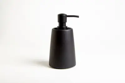 MODA AT HOME ENTERPRISES LTD Crater Bathroom Soap Dispenser Matte Black Ceramic 105811-BLK MODA AT HOME ENTERPRISES LTD Crater Bathroom Soap Dispenser Matte Black Ceramic 105811-BLK