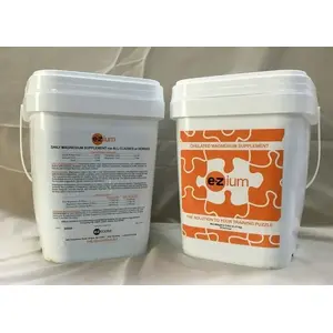 EZ EQUINE 22702700 EZium 1-Month Reclosable Plastic Pail - 9.5 lbs.