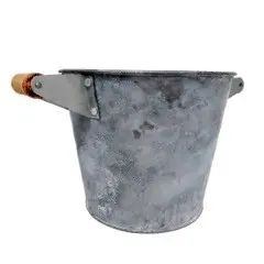 Alligator Brand WBWH6 VINTAGE BUCKET 6 WITH WOOD HANDLE 33050197 Alligator Brand WBWH6 VINTAGE BUCKET 6 WITH WOOD HANDLE 33050197