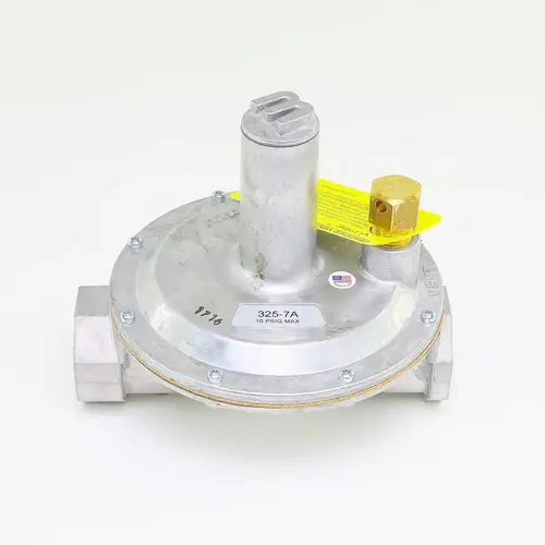 Maxitrol 1 1/4"npt 5psi Max Inlet For Ng 2psi Max Inlet Lp 4-12"wc Gas Regulator