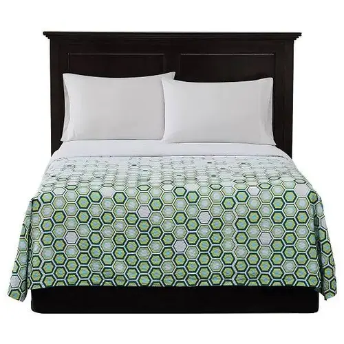 Hometowne Well Nested Coverlet Queen - pack of 12 Hometowne Well Nested Coverlet Queen - pack of 12