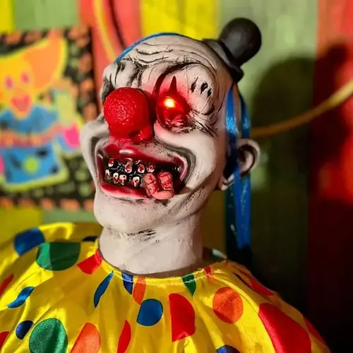 5 ft9" Voice And Sound-Sensor Animatronic Clown On Tricycle 5 ft9" Voice And Sound-Sensor Animatronic Clown On Tricycle