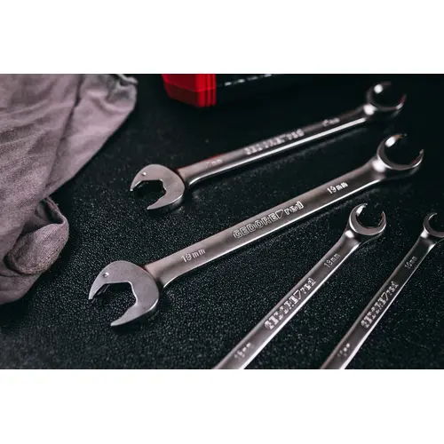 R09100300 Combination spanner 30 mm length 340 mm R09100300 Combination spanner 30 mm length 340 mm