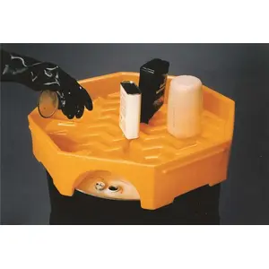 ULTRATECH INTERNATIONAL 134273 BUNG ACCESS FUNNEL W/SPOUT Red