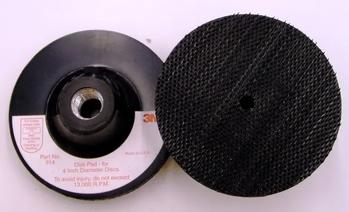 3M Regular Disc Pad Holder 4 in Dia 5/8 in - 11 TPI Arbor Hook and Loop Attachment Black 05674